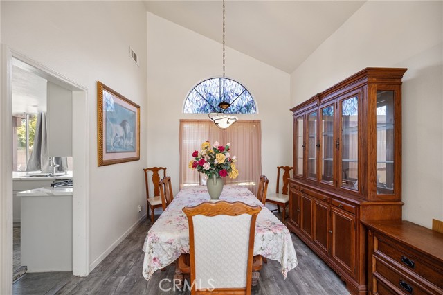 Detail Gallery Image 12 of 51 For 23702 Cedar Creek, Moreno Valley,  CA 92557 - 4 Beds | 3 Baths