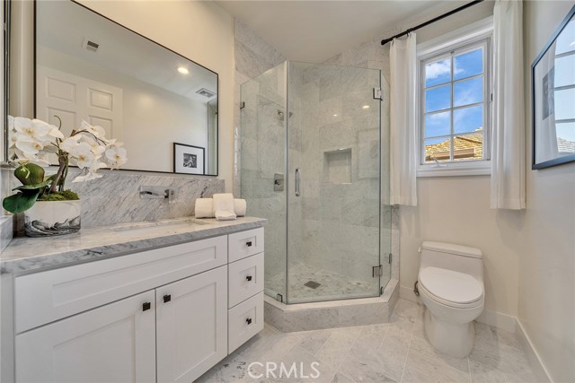 5451 Newcastle Lane, Calabasas CA: https://media.crmls.org/medias/35beb8ec-1d06-4044-9a11-88a2a929e28c.jpg