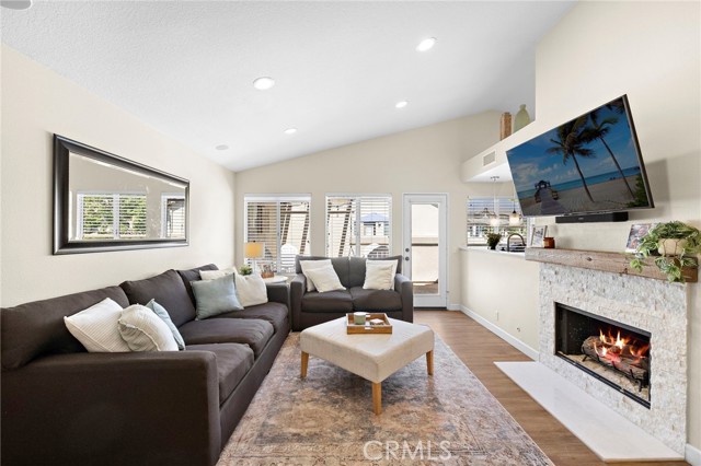 Front Image Thumbnail for CROC26070533