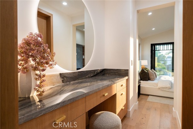1721 Oak Avenue, Manhattan Beach CA: https://media.crmls.org/medias/35c0649b-a1bf-46bc-add2-3e231696ee7d.jpg
