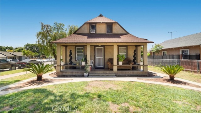 226 E California Street, Ontario CA: https://media.crmls.org/medias/35c0f465-0e30-4ba0-991d-b971f416fa7e.jpg