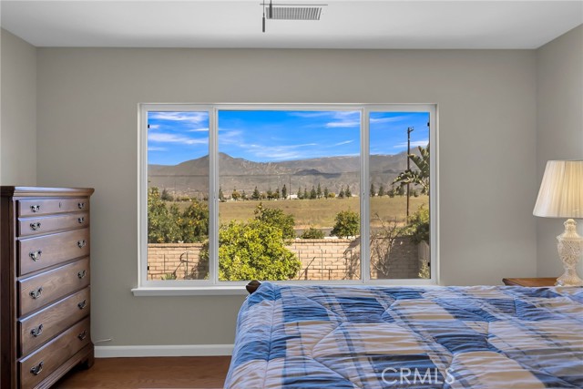 Detail Gallery Image 27 of 52 For 1645 Valley Falls Ave, Redlands,  CA 92374 - 3 Beds | 2/1 Baths