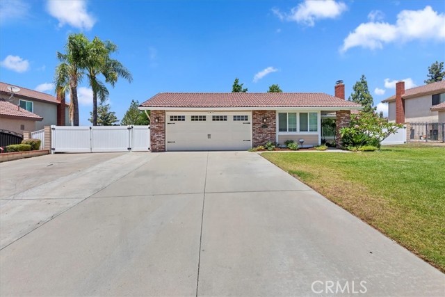 Detail Gallery Image 1 of 20 For 1249 Melville Dr, Riverside,  CA 92506 - 4 Beds | 2 Baths