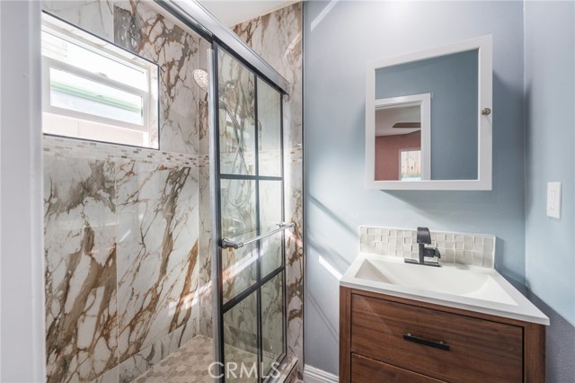 Detail Gallery Image 18 of 35 For 1680 S Rimpau Bld, Los Angeles,  CA 90019 - 2 Beds | 2 Baths