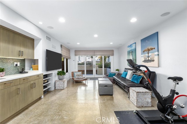 Detail Gallery Image 50 of 67 For 308 17th St, Manhattan Beach,  CA 90266 - 4 Beds | 3/1 Baths