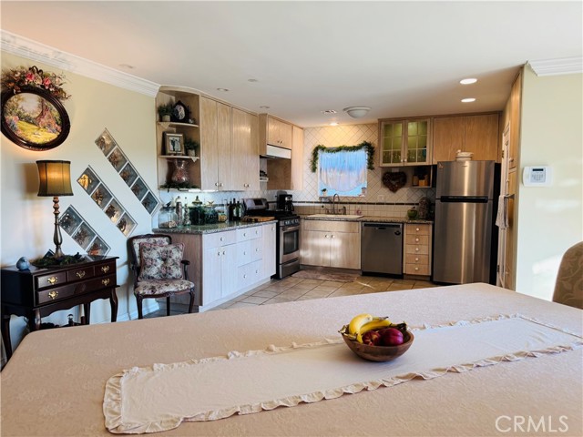 24308 Highlander, West Hills CA: https://media.crmls.org/medias/35c59dc0-649d-4628-bd49-3dc6240ce44e.jpg