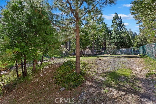 Detail Gallery Image 36 of 40 For 858 Grass Valley Rd, Lake Arrowhead,  CA 92352 - 4 Beds | 2/1 Baths