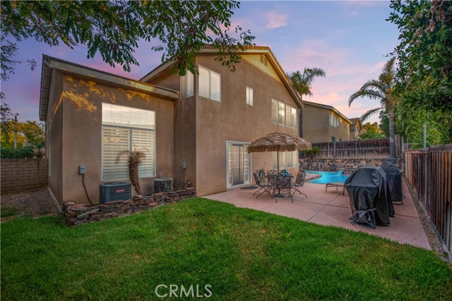 Detail Gallery Image 13 of 19 For 2714 Peachwood Cir, Corona,  CA 92882 - 4 Beds | 3 Baths