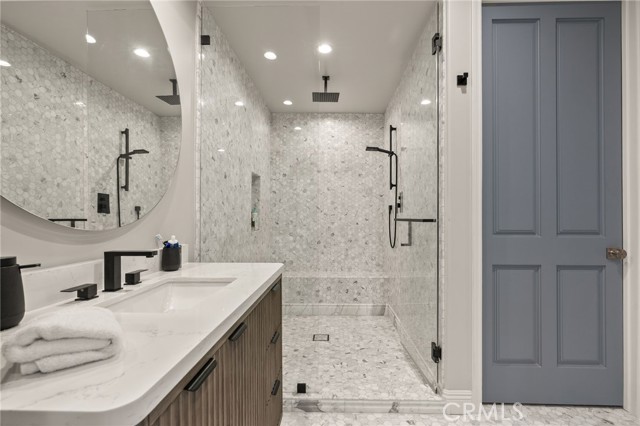 Detail Gallery Image 25 of 38 For 11500 San Vicente Bld #202,  Los Angeles,  CA 90049 - 3 Beds | 3/1 Baths