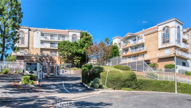 Detail Gallery Image 26 of 44 For 4755 Templeton St #2117,  Los Angeles,  CA 90032 - 2 Beds | 2 Baths