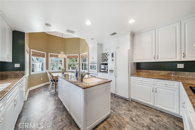 Detail Gallery Image 15 of 52 For 178 N Monterey Rd, Orange,  CA 92866 - 4 Beds | 4 Baths