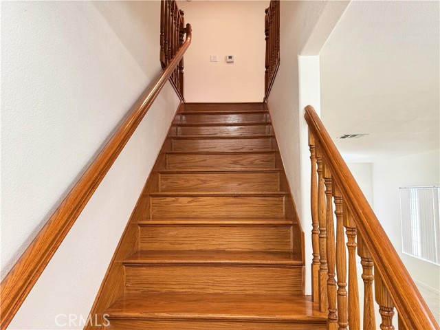 Detail Gallery Image 9 of 18 For 18319 Hart St #3,  Reseda,  CA 91335 - 4 Beds | 4 Baths