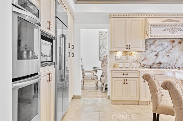 21221 Hillsdale, Huntington Beach CA: https://media.crmls.org/medias/35c86e6f-ef59-45a3-93b8-30cbe08a1c86.jpg