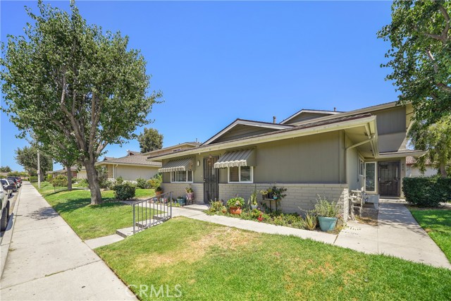 Detail Gallery Image 2 of 22 For 637 Avenida Del Platino, Newbury Park,  CA 91320 - 2 Beds | 1 Baths