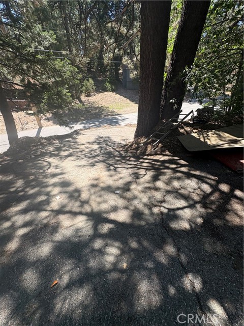Detail Gallery Image 2 of 8 For 569 Yukon Rd, Green Valley Lake,  CA 92341 - 2 Beds | 1 Baths