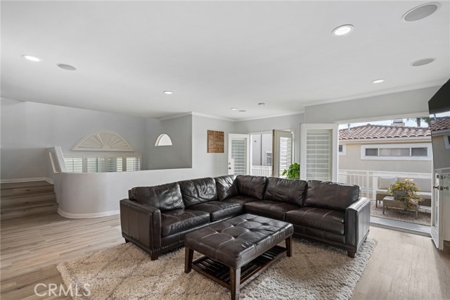 202 Lucia Avenue, Redondo Beach, California 90277, 5 Bedrooms Bedrooms, ,3 BathroomsBathrooms,Residential,Sold,Lucia,SB21191520