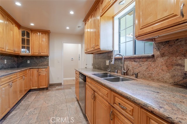 Detail Gallery Image 5 of 21 For 14608 Cohasset Street, Van Nuys,  CA 91405 - 3 Beds | 2 Baths