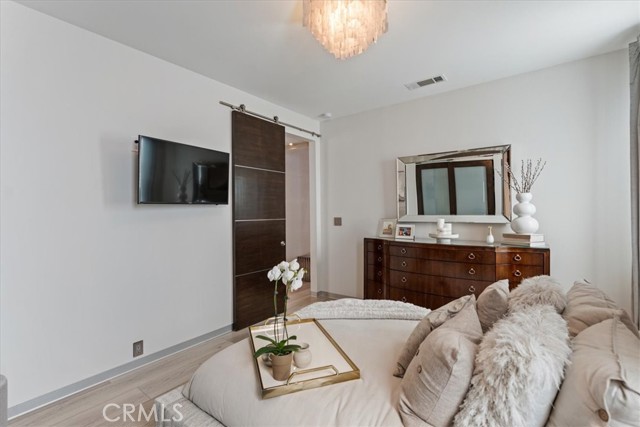 29 W Neapolitan Lane, Long Beach CA: https://media.crmls.org/medias/35cb1027-ae49-4682-b88e-1ccbe943ec5b.jpg