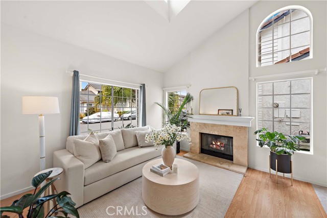 Detail Gallery Image 2 of 38 For 14 Songbird Ln, Aliso Viejo,  CA 92656 - 3 Beds | 2/1 Baths