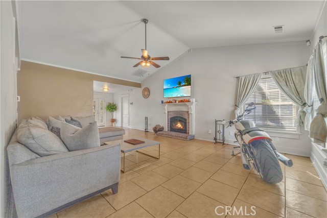 Detail Gallery Image 10 of 36 For 22390 William Tell, Tehachapi,  CA 93561 - 3 Beds | 2/1 Baths