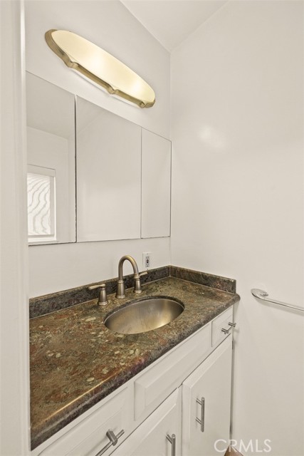 250 Hillgreen Place, Arcadia CA: https://media.crmls.org/medias/35cb890a-0c66-4667-8483-627df4c2b9c0.jpg