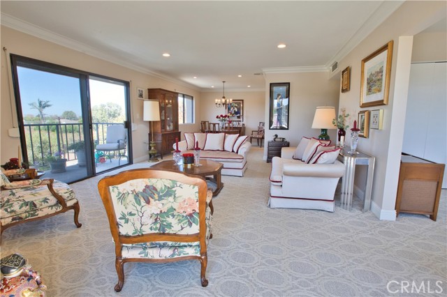 12400 MONTECITO Road, Seal Beach CA: https://media.crmls.org/medias/35cbf9ab-e4b7-482a-90a1-5a7cc453bf44.jpg