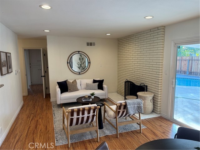 Detail Gallery Image 6 of 21 For 2437 Fordham, Costa Mesa,  CA 92626 - 3 Beds | 2 Baths