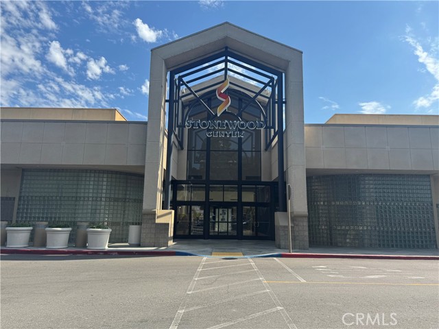 217 Stonewood Street, Downey CA: https://media.crmls.org/medias/35cc7b5f-0f12-476b-94f5-9d1ef32d3407.jpg