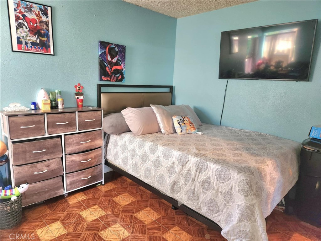 https://media.crmls.org/medias/35cc807b-d2cc-4ac2-ba2e-919ba5342520.jpg?preset=X-Large