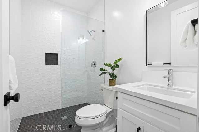 Detail Gallery Image 23 of 50 For 11221 Davenport Rd, Rossmoor,  CA 90720 - 5 Beds | 6 Baths