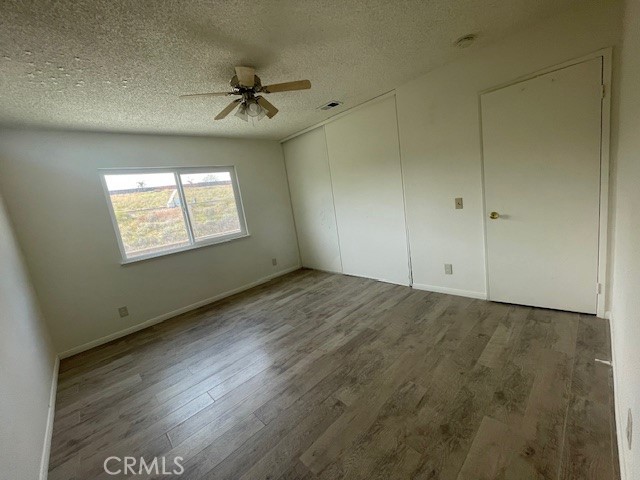 https://media.crmls.org/medias/35cd04cf-ccbd-4647-8268-fceec90532c2.jpg?preset=X-Large