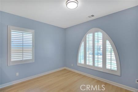 https://media.crmls.org/medias/35cd6870-fbd1-4a5a-ae2e-a1fd54aea272.jpg?preset=X-Large