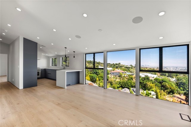 Detail Gallery Image 5 of 35 For 9336 Lloydcrest Dr, Beverly Hills,  CA 90210 - 3 Beds | 2 Baths
