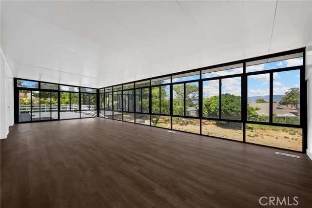 220 W Highland Avenue, Redlands CA: https://media.crmls.org/medias/35cf4f75-40a8-48f1-bc4e-b95399cbe459.jpg