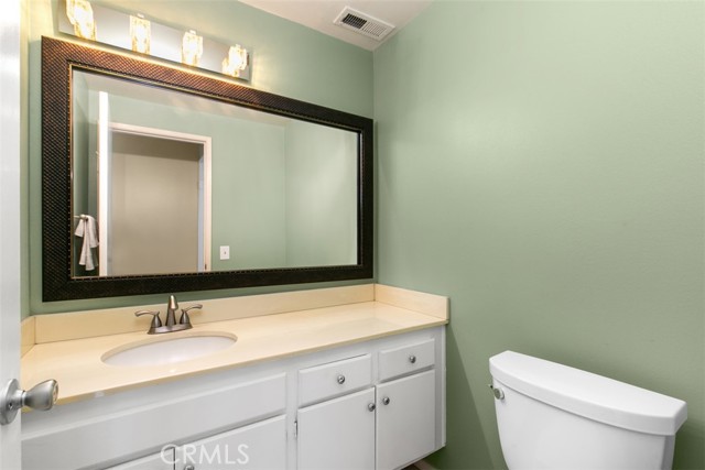 Detail Gallery Image 6 of 47 For 35 Butterfield, Irvine,  CA 92604 - 2 Beds | 2/1 Baths