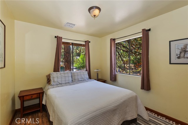 320 W Aeroplane Boulevard, Big Bear City CA: https://media.crmls.org/medias/35d014fa-f0b6-4df1-886c-774a478f6cf4.jpg