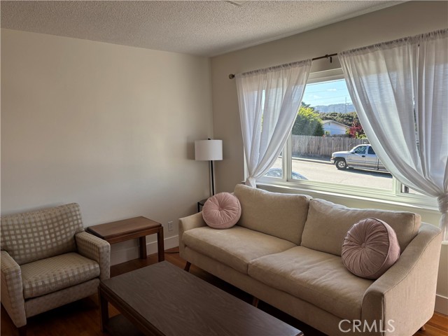 Detail Gallery Image 5 of 14 For 1265 Rousch, Seaside,  CA 93955 - 3 Beds | 2 Baths