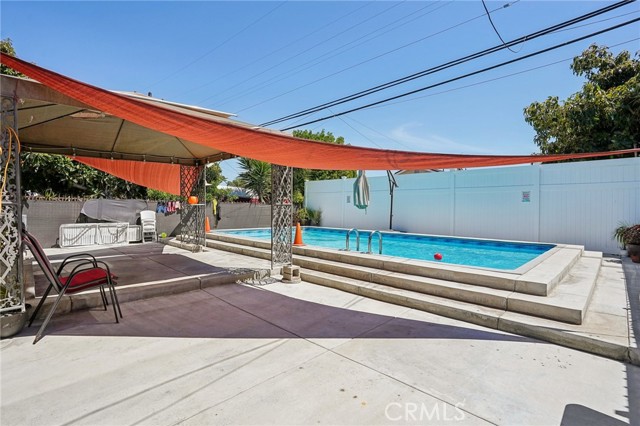 Detail Gallery Image 9 of 20 For 3336 Cherokee Ave, South Gate,  CA 90280 - 4 Beds | 2 Baths