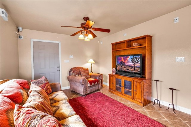 380 Mack Lane, 29 Palms CA: https://media.crmls.org/medias/35d22b54-448a-49a9-a5a5-d7f61453c85d.jpg
