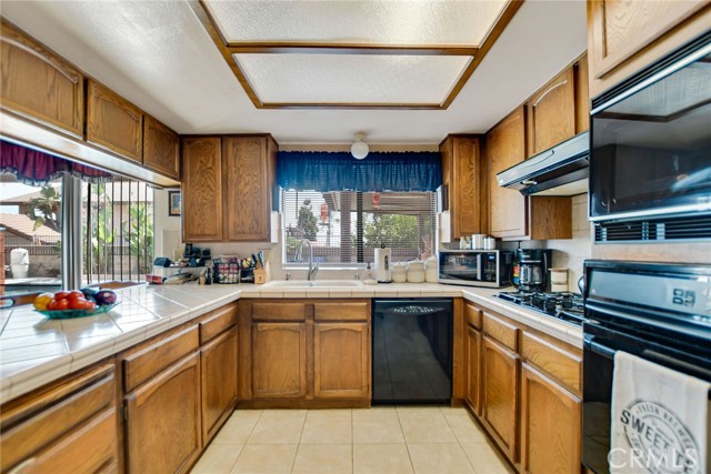 2855 Piedmont Drive, Highland CA: https://media.crmls.org/medias/35d2ca00-7229-455b-adbc-4f9f72cbc590.jpg