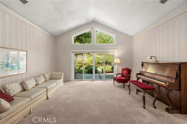 5409 Willowick Circle, Anaheim Hills CA: https://media.crmls.org/medias/35d2d2b3-fd77-424e-9328-e89af75f64c4.jpg