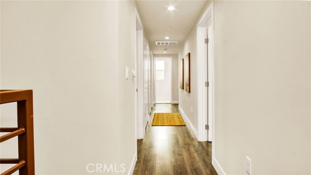 Detail Gallery Image 13 of 45 For 9237 Wakefield Ave #11,  Panorama City,  CA 91402 - 4 Beds | 3/1 Baths