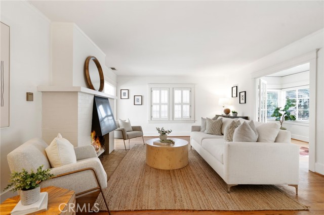 Detail Gallery Image 6 of 29 For 538 Palisades Ave, Santa Monica,  CA 90402 - 4 Beds | 3 Baths