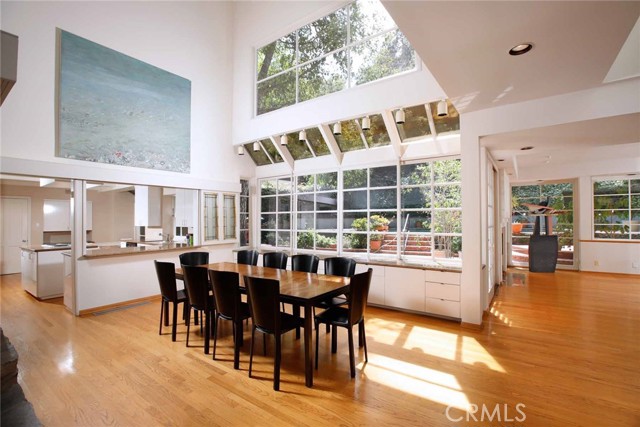 3847 Royal Woods Drive, Sherman Oaks CA: https://media.crmls.org/medias/35d5473e-34b6-4472-ad78-b5d51f769465.jpg