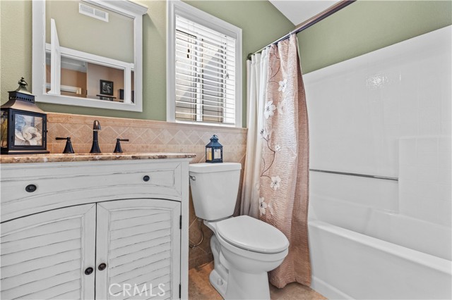 Detail Gallery Image 15 of 33 For 28749 Startree Ln, Saugus,  CA 91390 - 2 Beds | 2 Baths