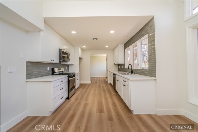 Detail Gallery Image 10 of 46 For 10524 58th St, Jurupa Valley,  CA 91752 - 5 Beds | 3/1 Baths