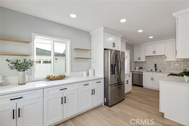 2708 Spreckels Lane, Redondo Beach, California 90278, 3 Bedrooms Bedrooms, ,2 BathroomsBathrooms,Residential,Sold,Spreckels,SB22026607