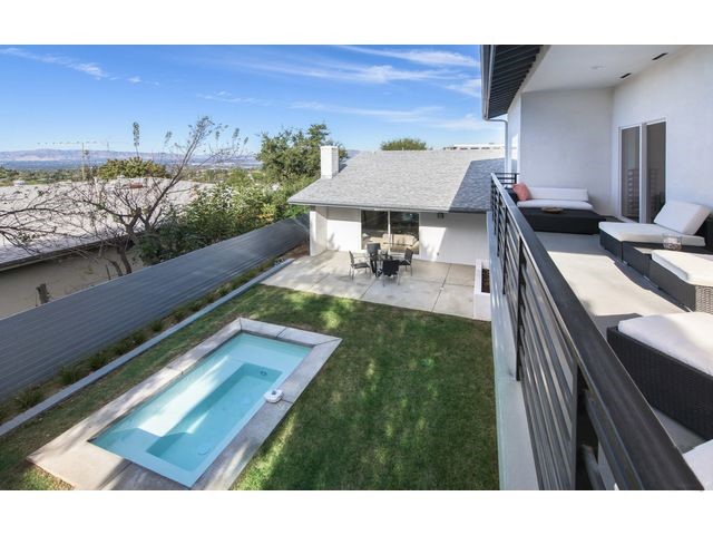 15672 Castlewoods Drive, Sherman Oaks CA: https://media.crmls.org/medias/35d84360-8c9b-479b-9929-3c12a0a37001.jpg
