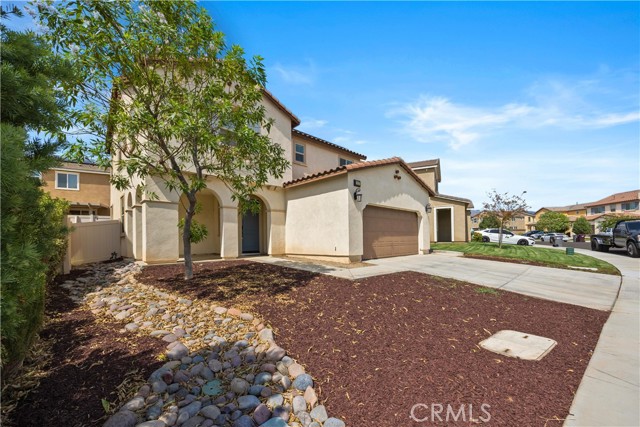 Detail Gallery Image 2 of 52 For 1527 Amethyst Ln, Beaumont,  CA 92223 - 3 Beds | 2/1 Baths
