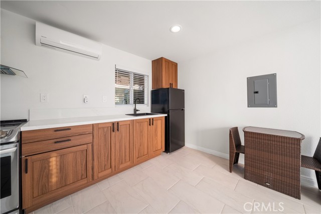 Detail Gallery Image 41 of 44 For 1610 N Amador Ave, Ontario,  CA 91764 - 5 Beds | 3 Baths